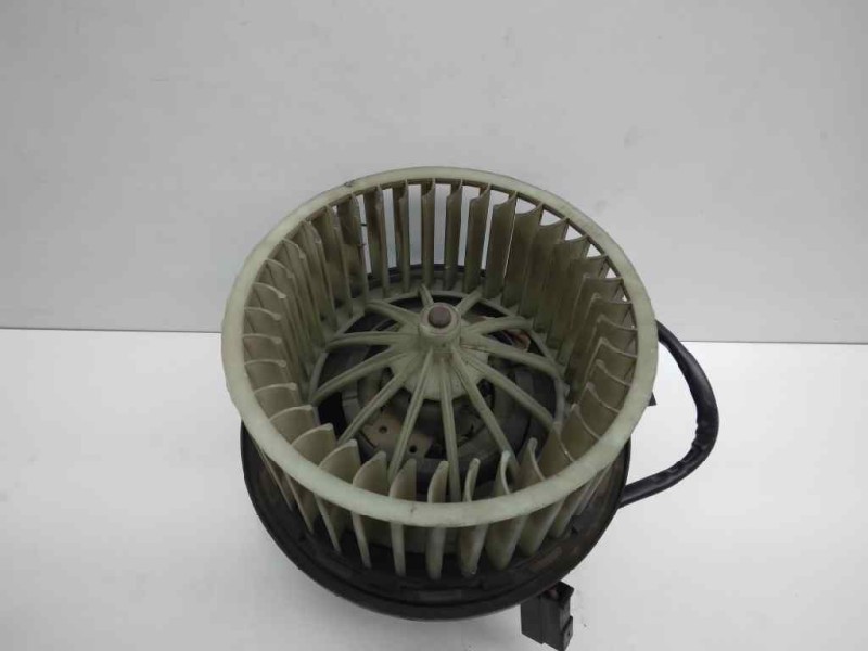 Recambio de motor calefaccion para audi 80 avant básico berlina referencia OEM IAM 137020009  