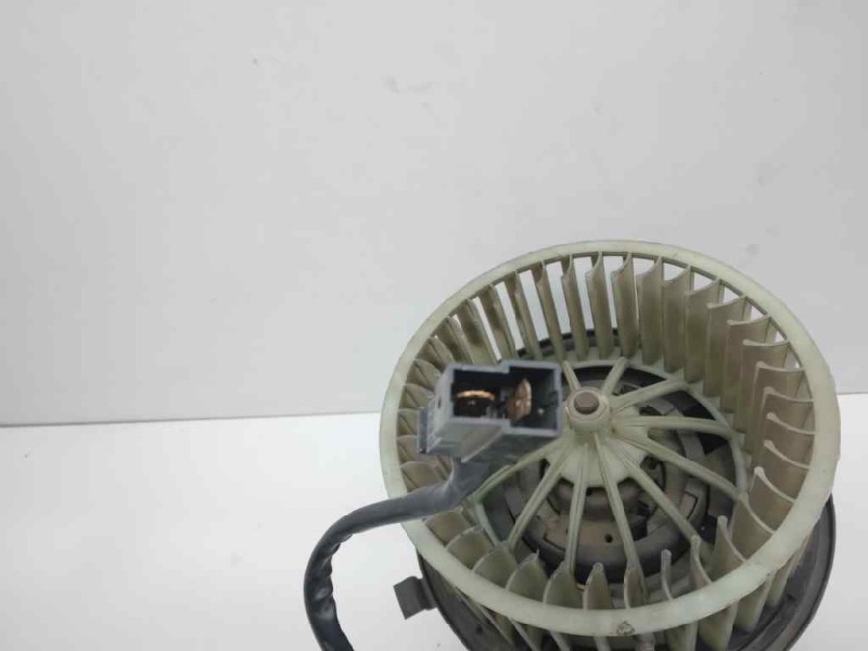 Recambio de motor calefaccion para audi 80 avant básico berlina referencia OEM IAM 137020009  