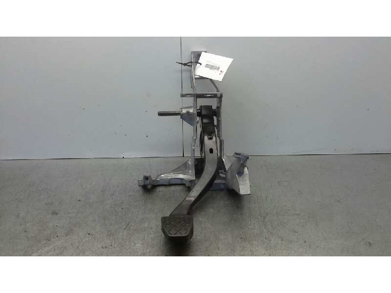 Recambio de pedal embrague para audi a4 berlina (8e) 2.0 tdi quattro (dpf) (103kw) referencia OEM IAM 8E1721117D  
