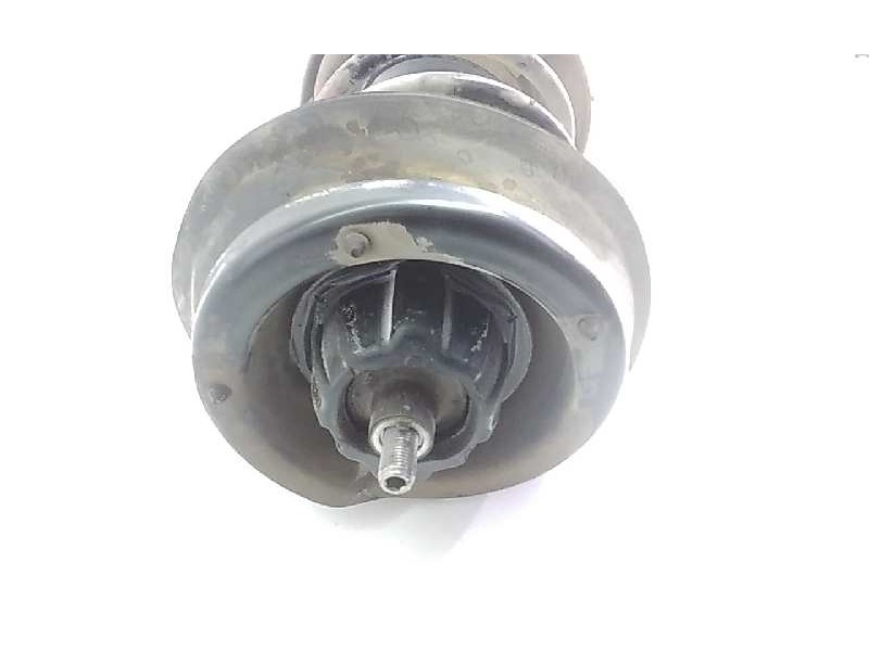 Recambio de amortiguador delantero izquierdo para mercedes clase c (w203) berlina 200 compressor (203.042) referencia OEM IAM A2