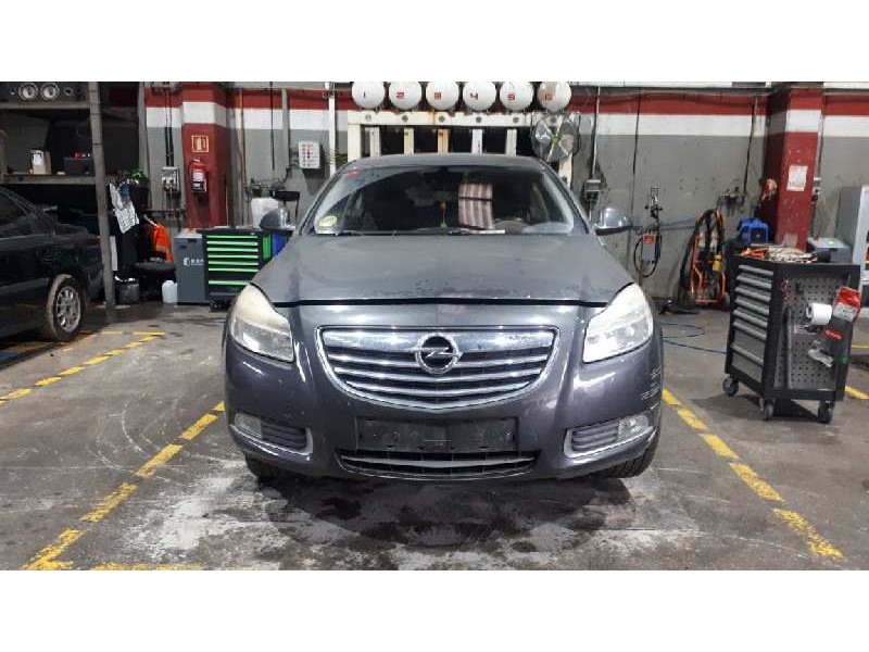 opel insignia berlina del año 2010