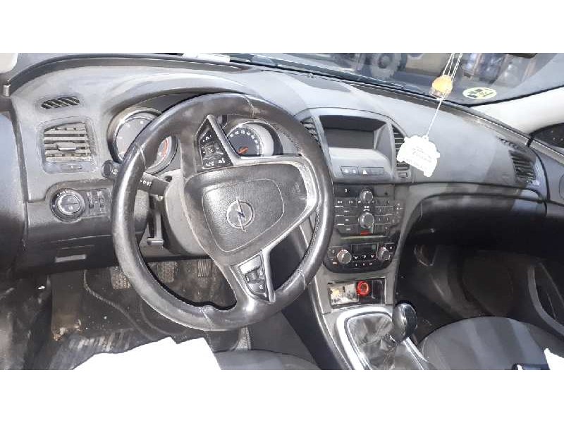 opel insignia berlina del año 2010