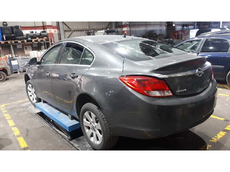 opel insignia berlina del año 2010