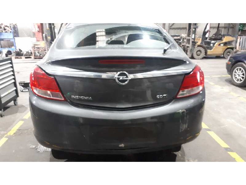 opel insignia berlina del año 2010