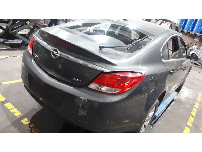 opel insignia berlina del año 2010