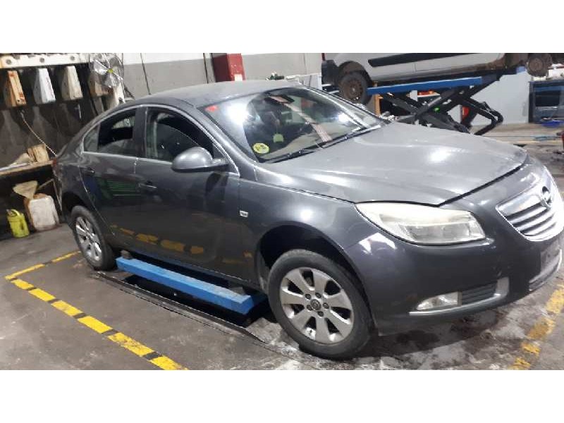 opel insignia berlina del año 2010