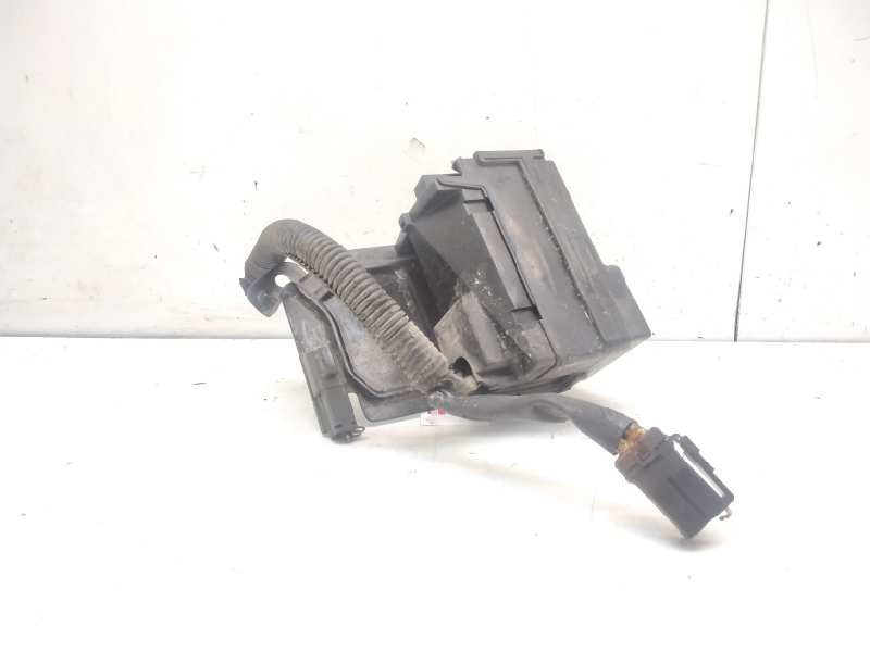 Recambio de caja fusibles para honda logo (ga3) 1.3i referencia OEM IAM 38244S50003  