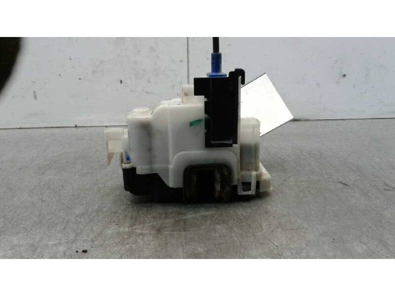 Recambio de cerradura puerta delantera derecha para peugeot bipper tepee basis referencia OEM IAM 1613686680  