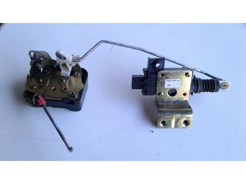 Recambio de cerradura puerta trasera izquierda para chrysler pt cruiser (pt) 2.0 custo limited referencia OEM IAM   