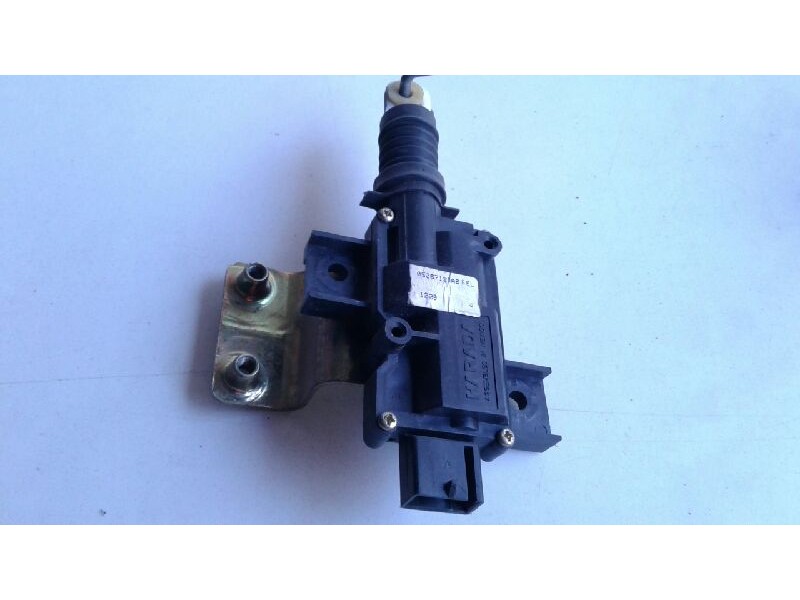 Recambio de cerradura puerta trasera izquierda para chrysler pt cruiser (pt) 2.0 custo limited referencia OEM IAM   