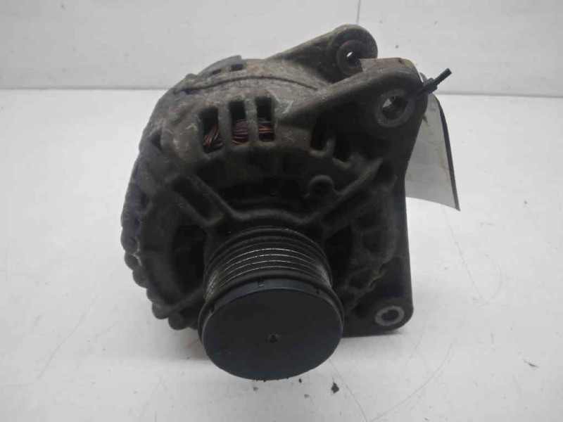 Recambio de alternador para renault modus confort dynamique referencia OEM IAM 8200360480  