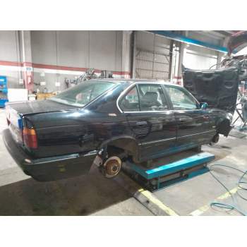 BMW 5 (E34) de desguace