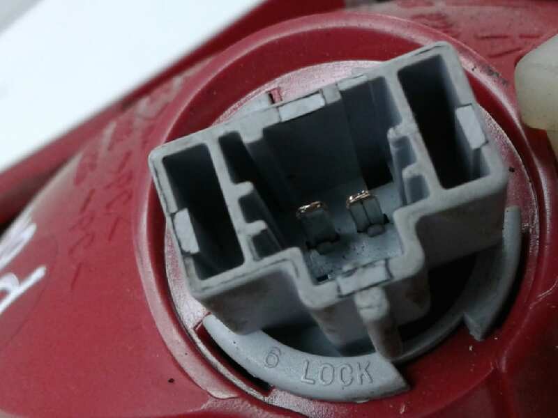 Recambio de piloto trasero derecho porton para mazda 3 berlina (bk) 1.6 crdt active+ referencia OEM IAM   