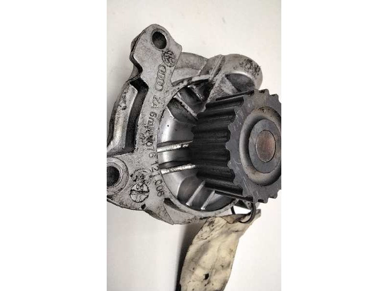 Recambio de bomba agua para volkswagen crafter combi (2e) combi 35 batalla larga con techo alto referencia OEM IAM 076121008  