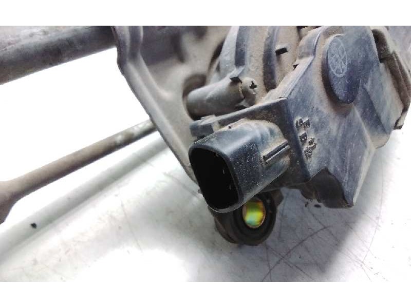 Recambio de motor limpia delantero para toyota yaris (ncp1/nlp1/scp1) 1.3 linea luna referencia OEM IAM 8511052010  