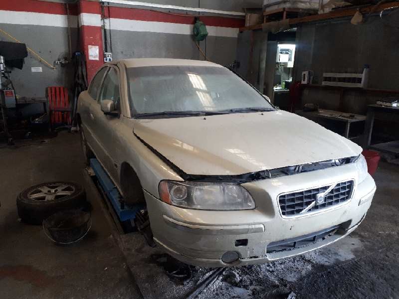 volvo s60 berlina del año 2005