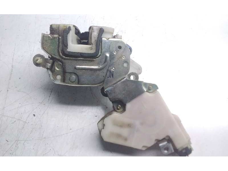 Recambio de cerradura puerta delantera derecha para nissan serena (c23m) 2.0 slx diesel referencia OEM IAM 805526U01  