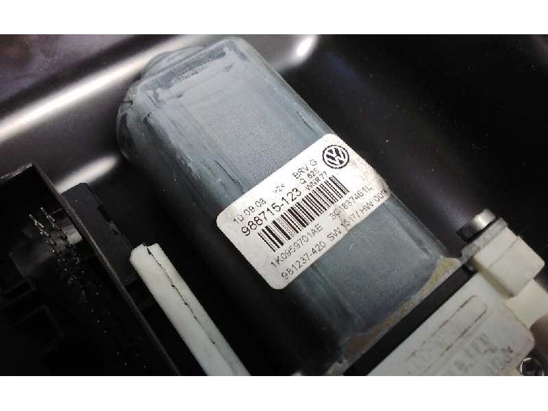 Recambio de elevalunas delantero izquierdo para volkswagen passat berlina (3c2) sportline referencia OEM IAM 0838105784  