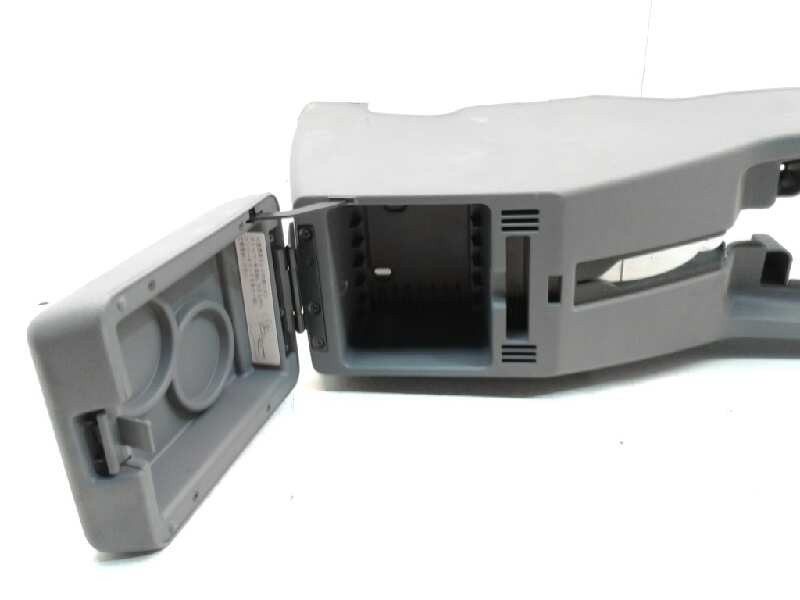Recambio de consola central para nissan terrano/terrano.ii (r20) referencia OEM IAM 969103F900  