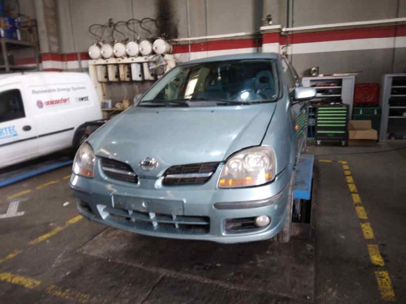 nissan almera tino (v10m) del año 2001