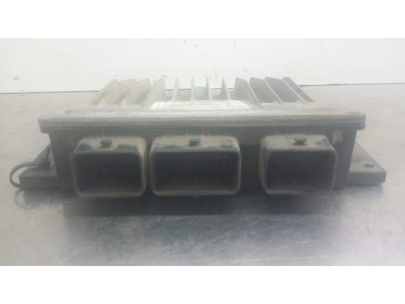 Recambio de centralita motor uce para renault megane ii berlina 5p 1.5 dci diesel referencia OEM IAM 8200334419 246 