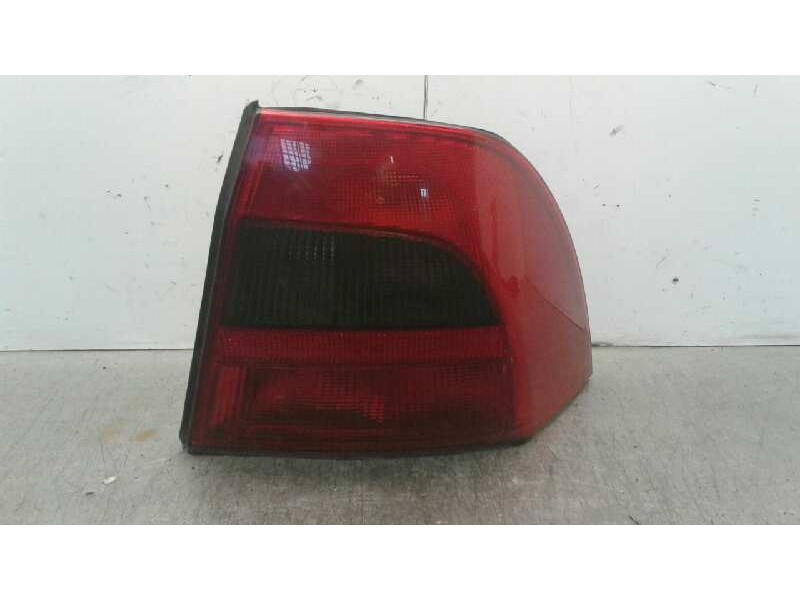 Recambio de piloto trasero derecho para opel vectra b berlina básico referencia OEM IAM 09119528  