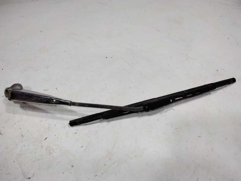 Recambio de brazo limpia delantero derecho para seat 600 referencia OEM IAM   