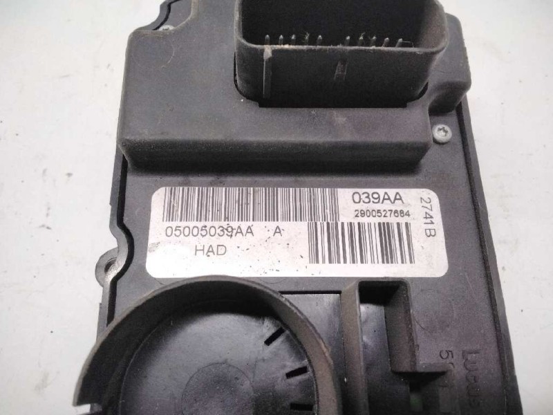 Recambio de mando climatizador para chrysler voyager (rg) 2.5 crd se grand voyager referencia OEM IAM 05005039AA  