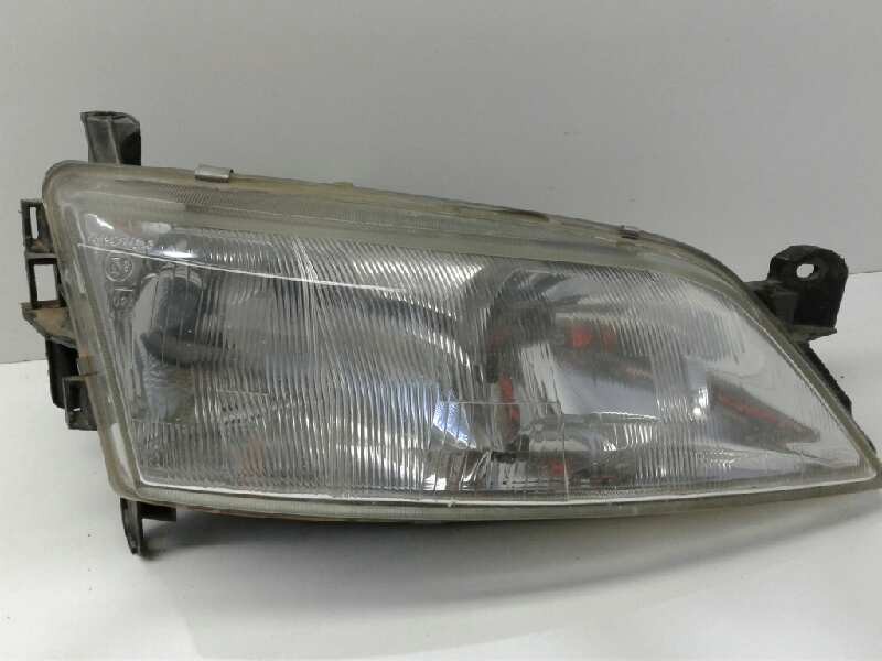 Recambio de faro derecho para opel vectra b berlina centenial referencia OEM IAM   
