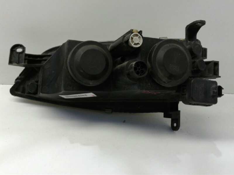 Recambio de faro derecho para opel vectra b berlina centenial referencia OEM IAM   