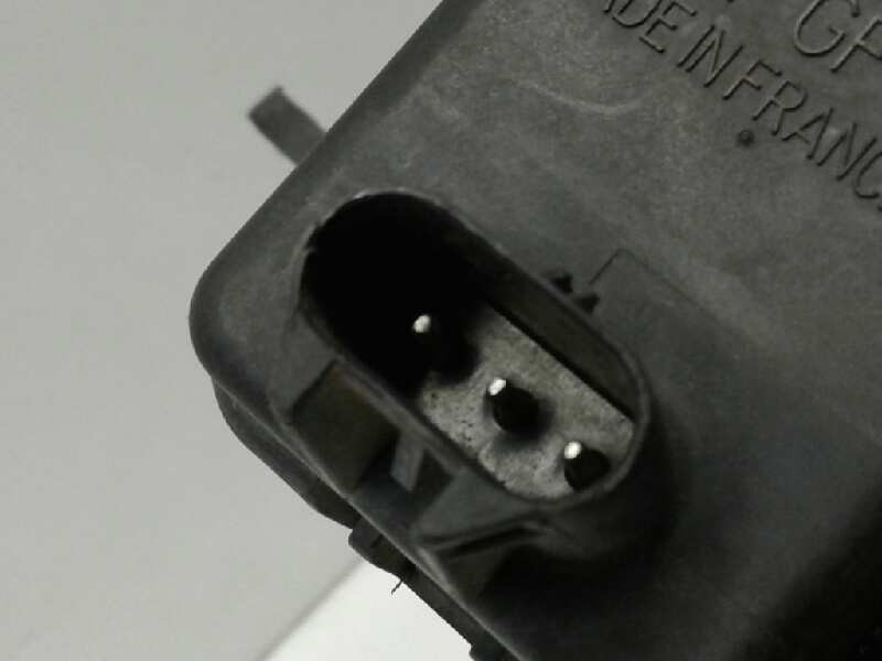 Recambio de faro derecho para opel vectra b berlina centenial referencia OEM IAM   