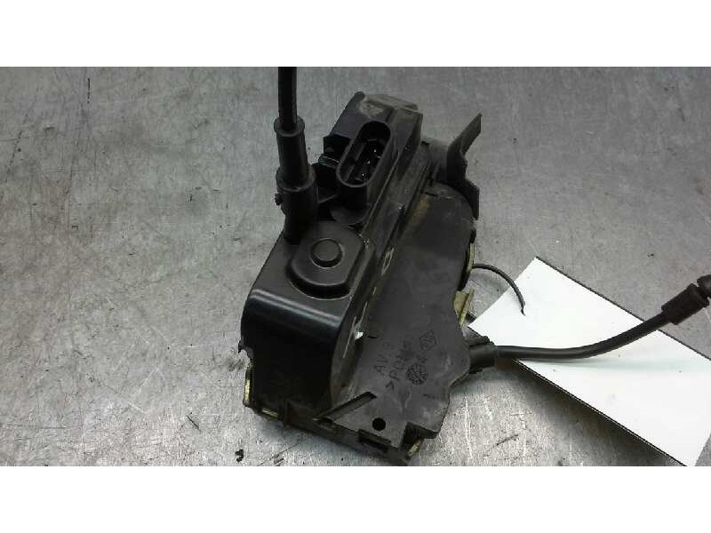 Recambio de cerradura puerta delantera izquierda para renault scenic ii authentique referencia OEM IAM 8200119122  