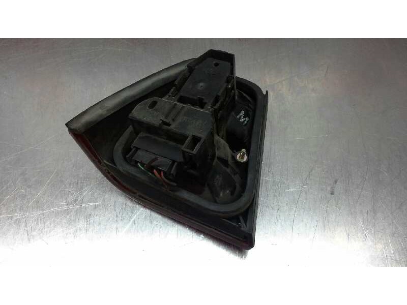 Recambio de piloto trasero derecho para volkswagen passat (321/323/331) referencia OEM IAM   28517