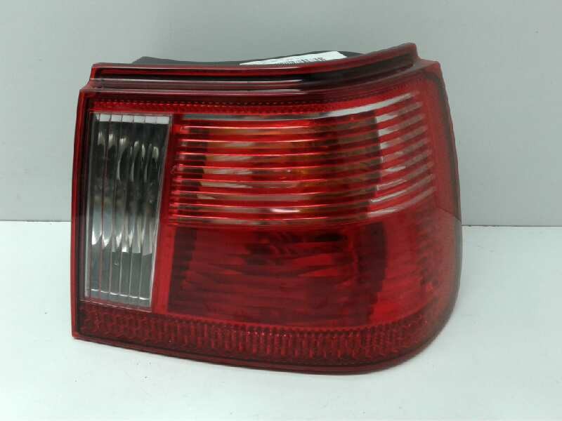 Recambio de piloto trasero derecho para seat ibiza (6k1) select referencia OEM IAM 6K6945112G  