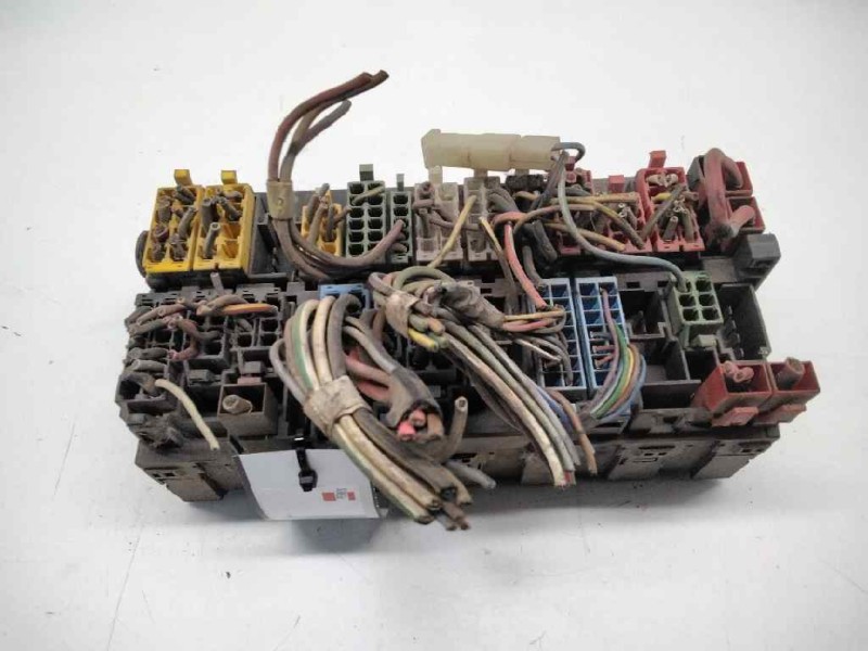 Recambio de caja fusibles para volkswagen passat (321/23/27/31) referencia OEM IAM   28608