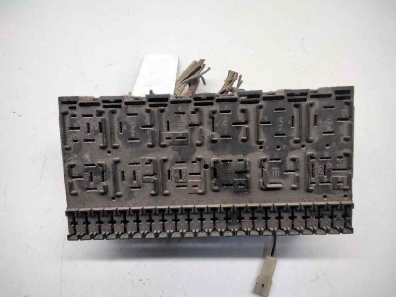 Recambio de caja fusibles para volkswagen passat (321/23/27/31) referencia OEM IAM   28608