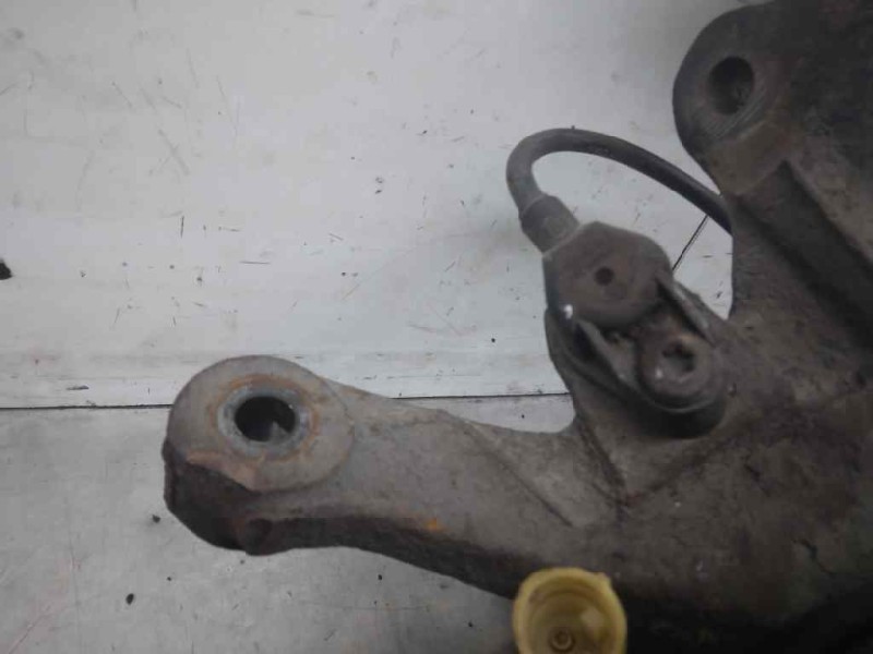 Recambio de mangueta delantera derecha para renault clio ii fase ii (b/cb0) authentique referencia OEM IAM 8200207313  