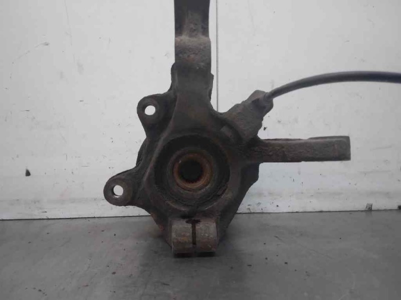 Recambio de mangueta delantera derecha para renault clio ii fase ii (b/cb0) authentique referencia OEM IAM 8200207313  