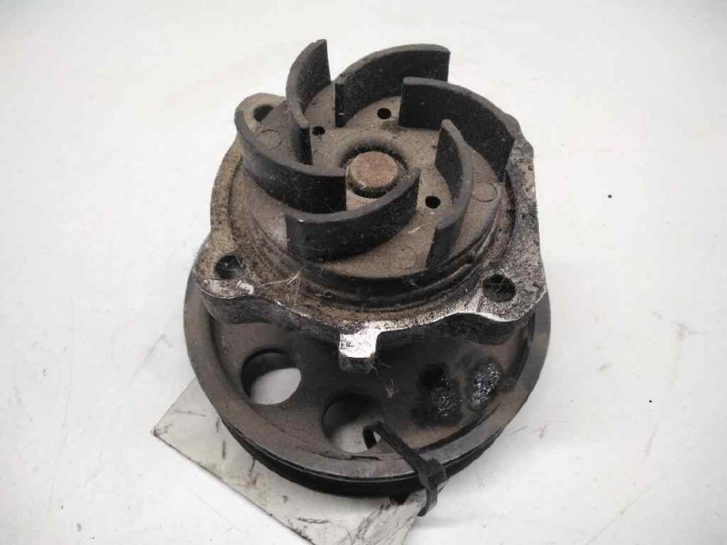 Recambio de bomba agua para opel corsa c 1.3 16v cdti cat (z 13 dt / ln9) referencia OEM IAM   