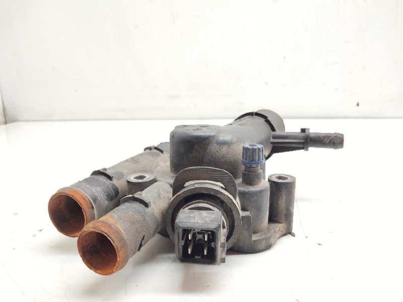 Recambio de caja termostato para opel vivaro 1.9 cdti cat (f9q-762) referencia OEM IAM   