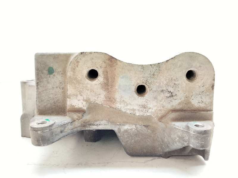 Recambio de soporte motor derecho inferior para opel vectra c berlina 1.9 cdti referencia OEM IAM   