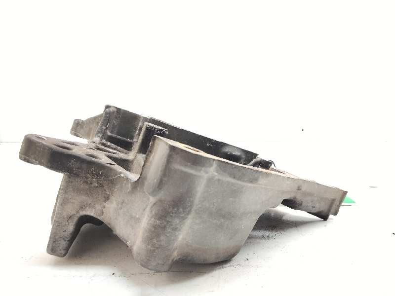 Recambio de soporte motor derecho inferior para opel vectra c berlina 1.9 cdti referencia OEM IAM   