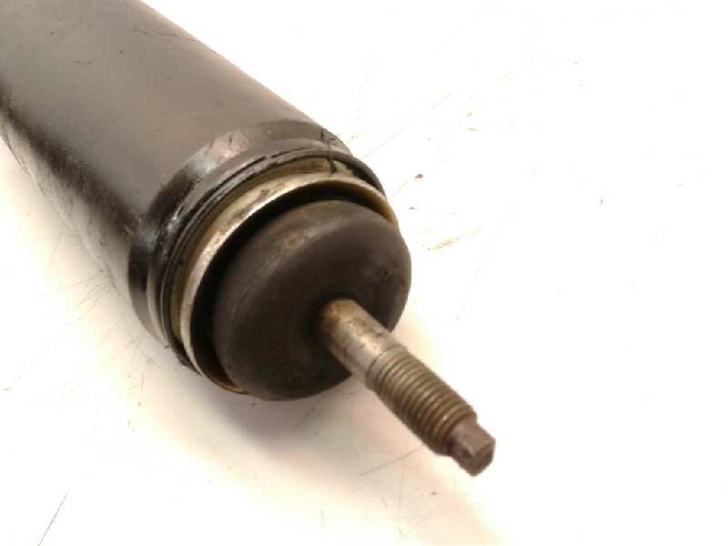 Recambio de amortiguador delantero para nissan cabstar 35.14 referencia OEM IAM 56100MB40B  