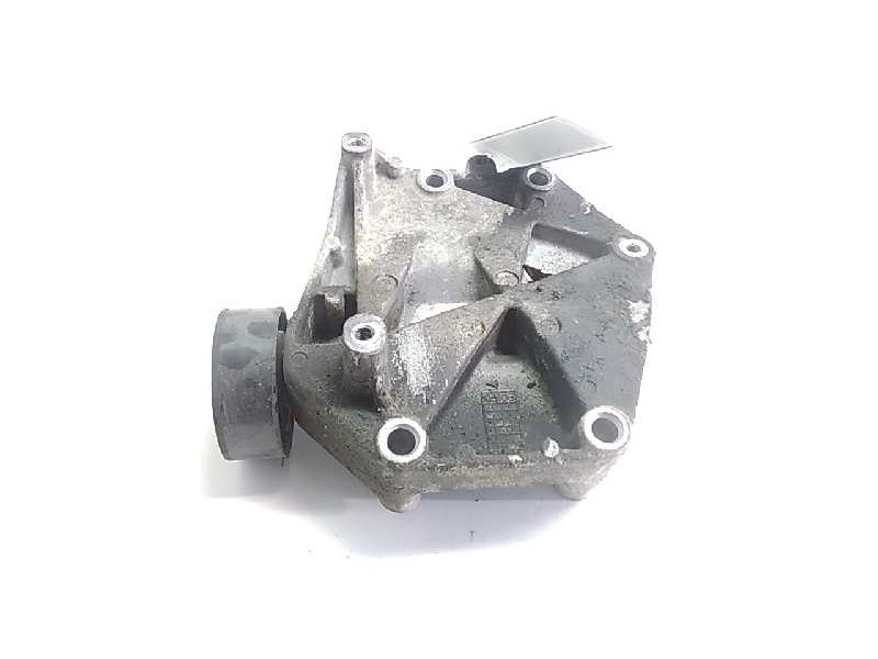 Recambio de soporte alternador para opel vectra c berlina 1.9 cdti referencia OEM IAM   