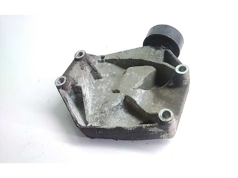 Recambio de soporte alternador para opel vectra c berlina 1.9 cdti referencia OEM IAM   