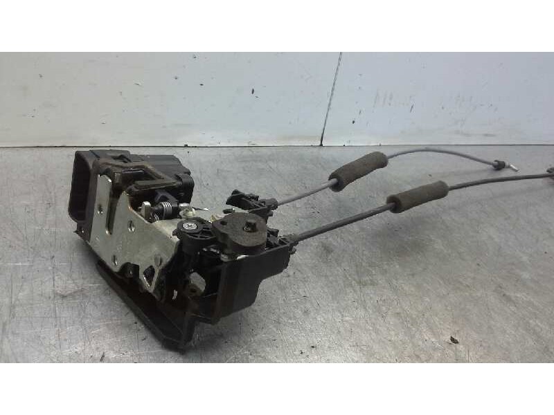 Recambio de cerradura puerta trasera izquierda para chevrolet spark lt referencia OEM IAM   