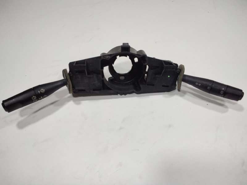 Recambio de mando limpia para peugeot 206 berlina xr referencia OEM IAM 96049597ZL  