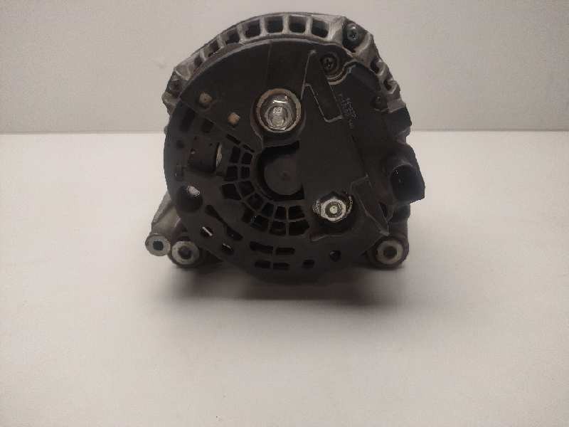Recambio de alternador para volkswagen passat berlina (3c2) 2.0 tdi referencia OEM IAM 8E1011710-791  
