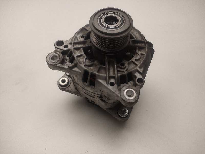 Recambio de alternador para volkswagen passat berlina (3c2) 2.0 tdi referencia OEM IAM 8E1011710-791  