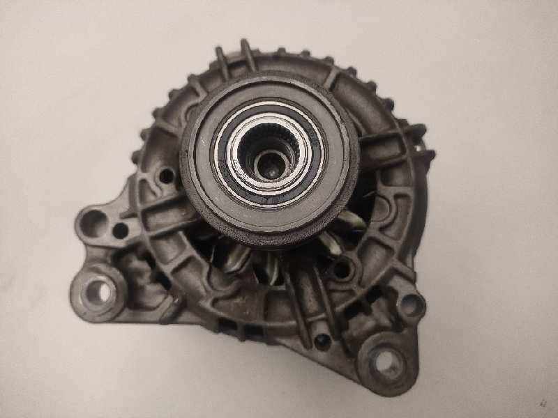 Recambio de alternador para volkswagen passat berlina (3c2) 2.0 tdi referencia OEM IAM 8E1011710-791  
